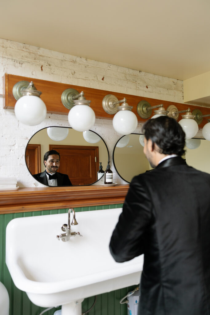 Stylish groom getting ready for his wedding day.