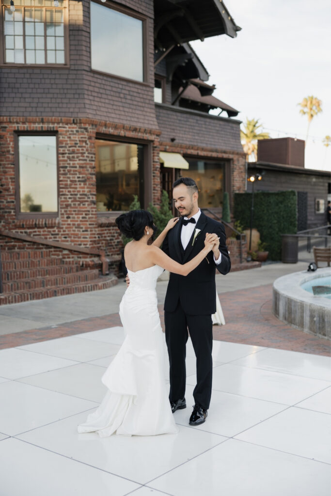 Wedding reception at the Long Beach Museum of Art.